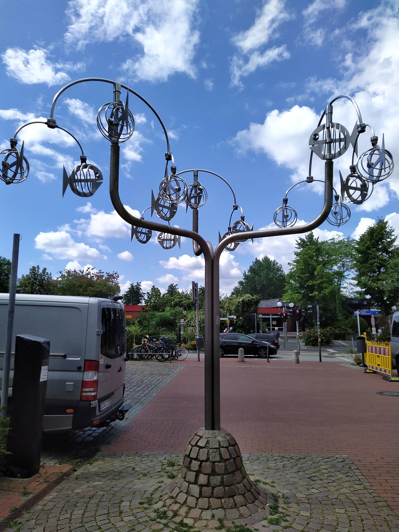 Skulptur Fischmobile in der Bahnhofstraße in Eckernförde