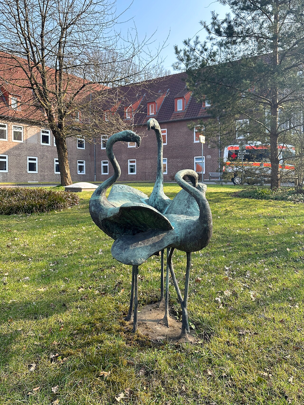 Bronzeplastik "Flamingo-Gruppe" von Martin Irwahn , Westklinikum, Hamburg-Rissen