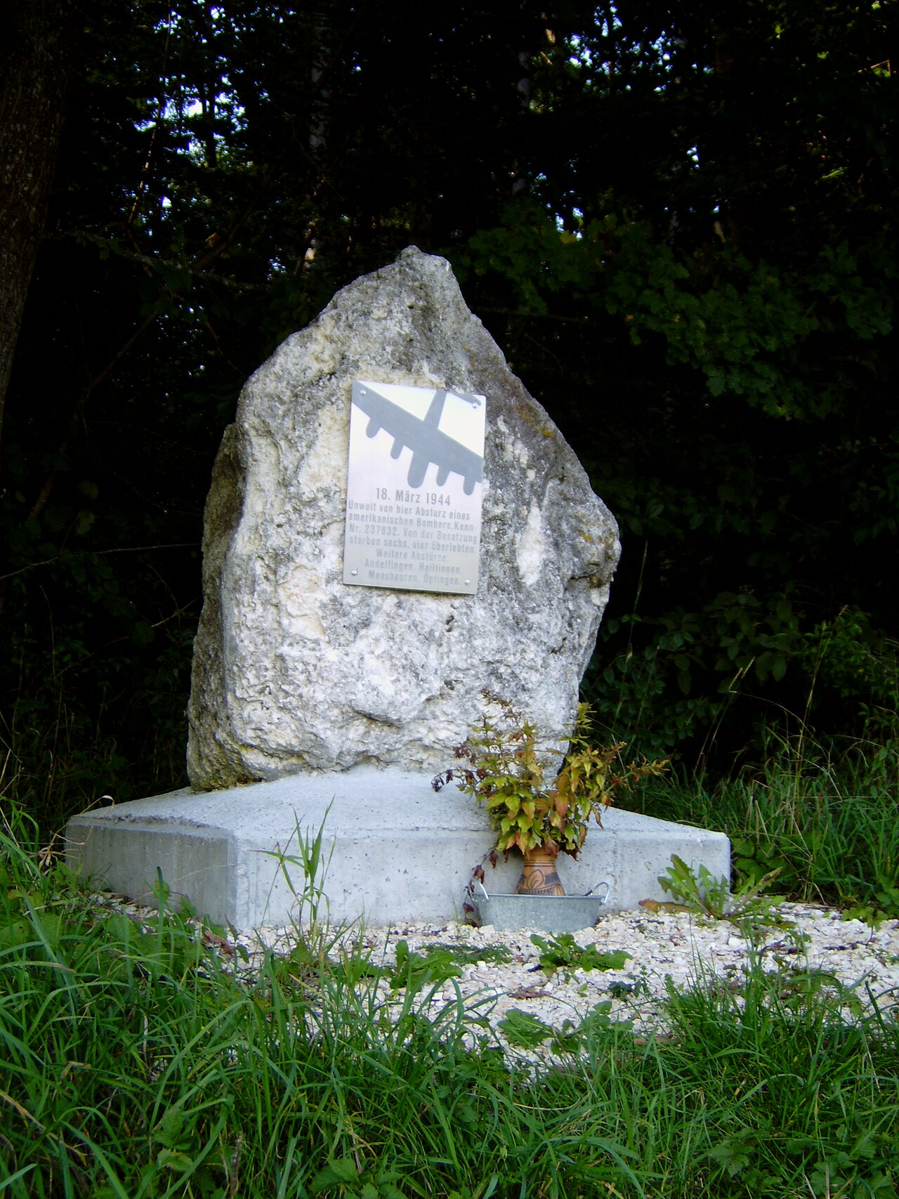 Foto von Fliegerdenkmal