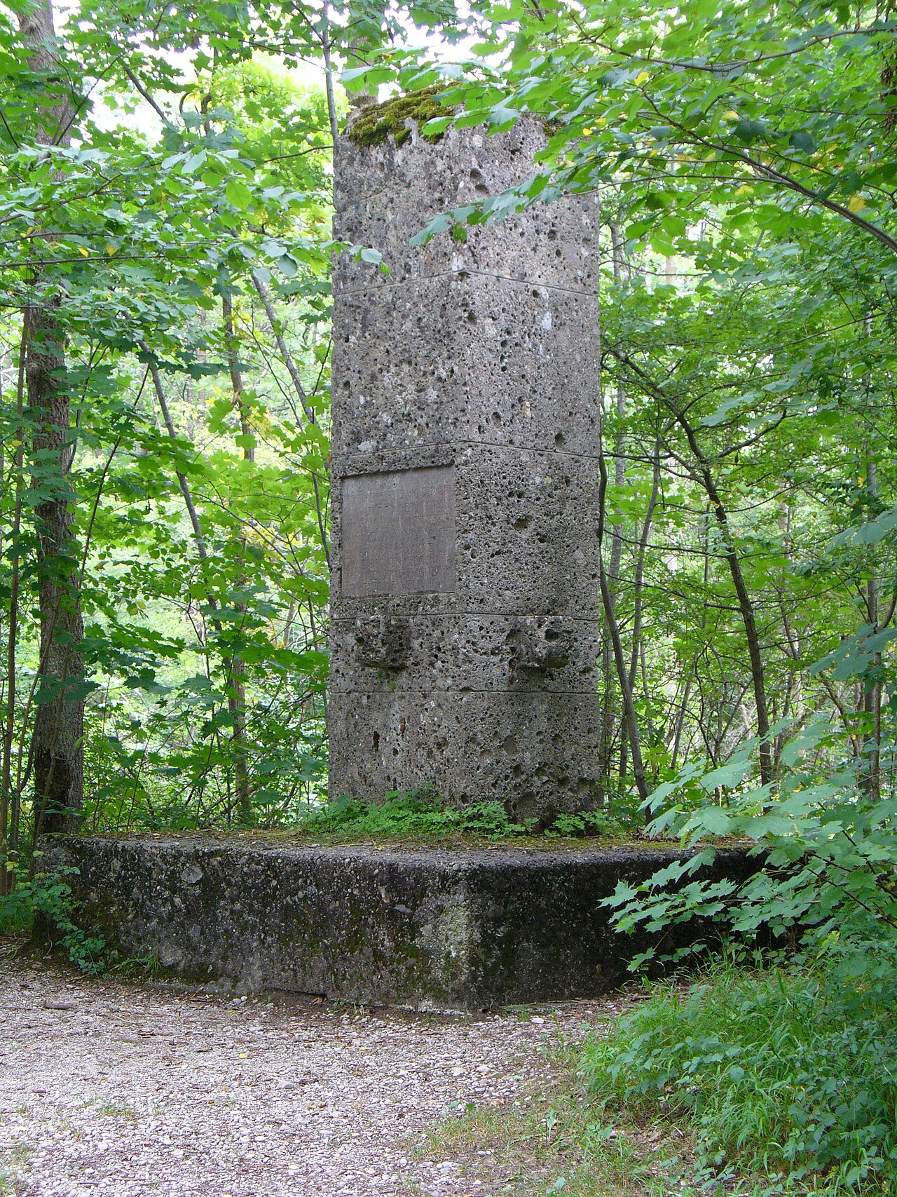 Gedenkstein für das Fährunglück an der Isar 1907