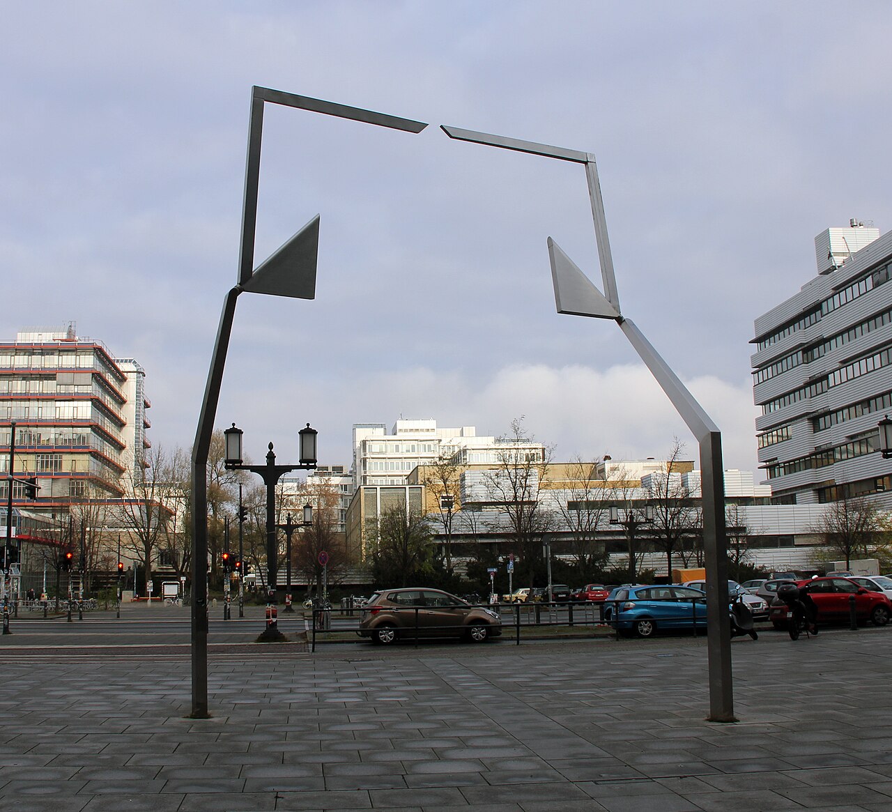 Sculpture, " Flügeltor " by Reinhard Haverkamp , 1993, Straße des 17