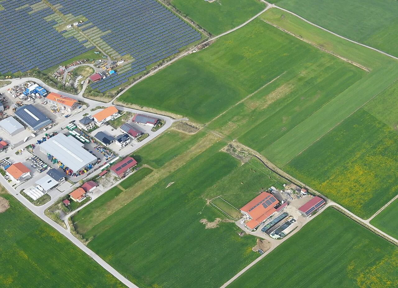 Aerial image of the Antdorf airfield