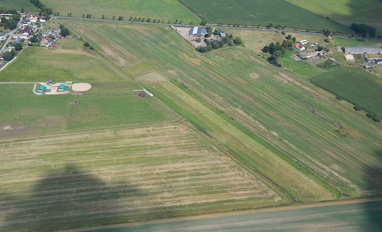Aerial image of the Kremmen OT Hohenbruch airfield