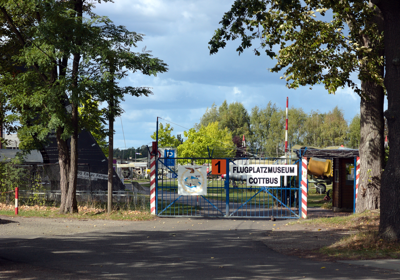 Entrance of Flugplatzmuseum Cottbus, Fichtestraße 1 in Cottbus-Ströbitz