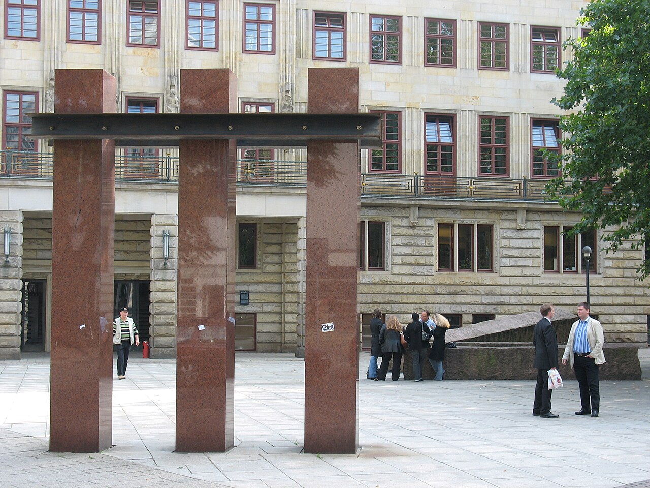 Bremen, Bahnhofsvorstadt, Haus des Reichs, Skulptur "Fragment"