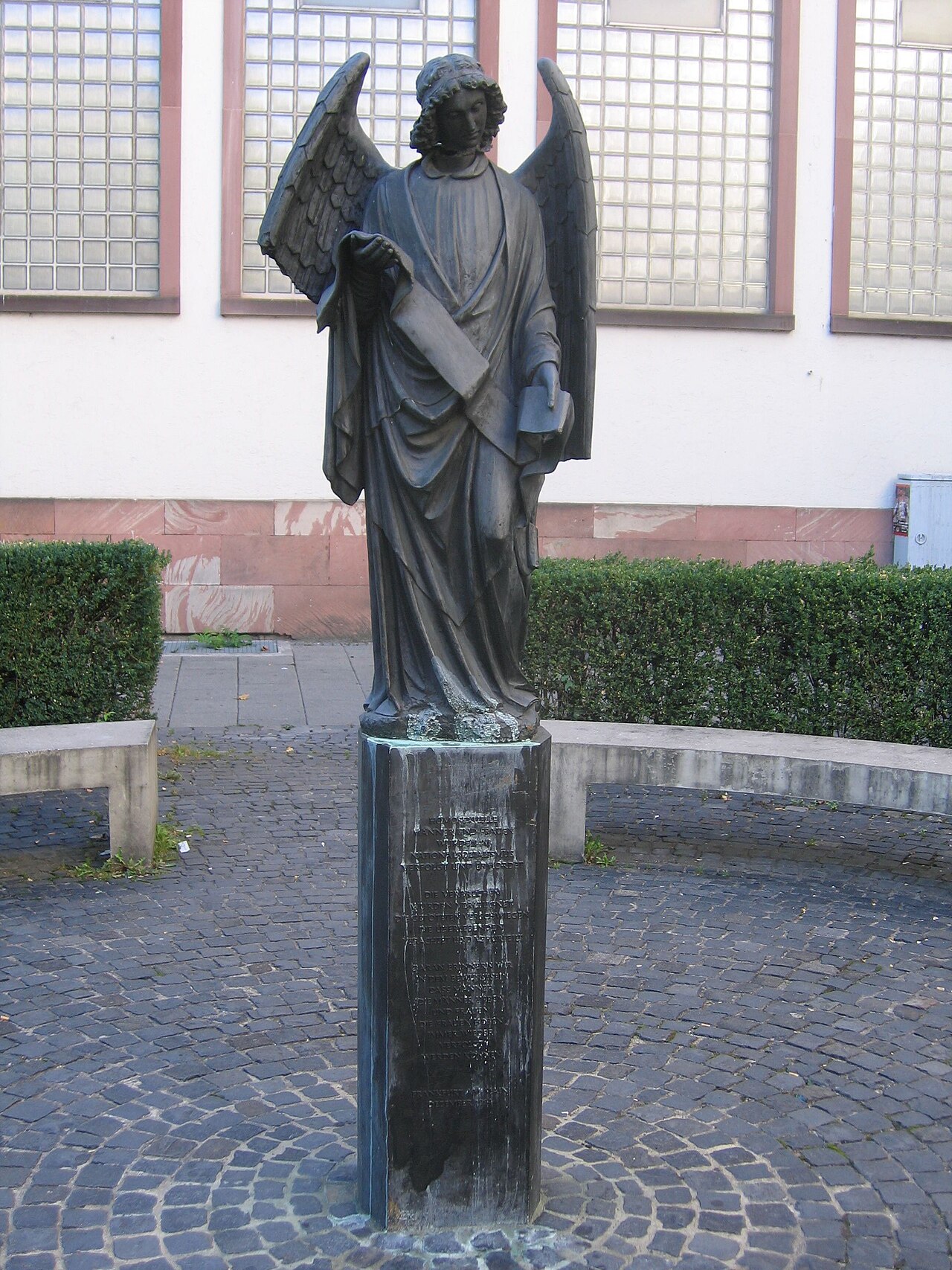 The Frankfurter Engel monument by Rosemarie Trockel in Frankfurt am Main, 1994