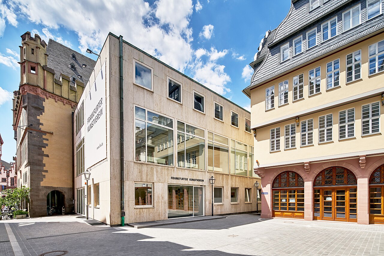 Haus des Frankfurter Kunstvereins mit Anbau im Dom-Römer-Areal