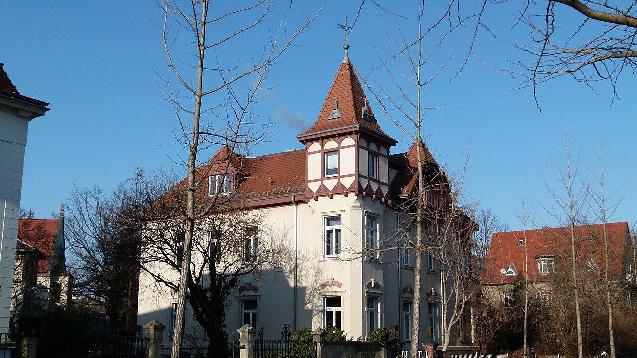 Denkmalgeschütztes Haus, Oskarstraße 1, Strehlen, Dresden