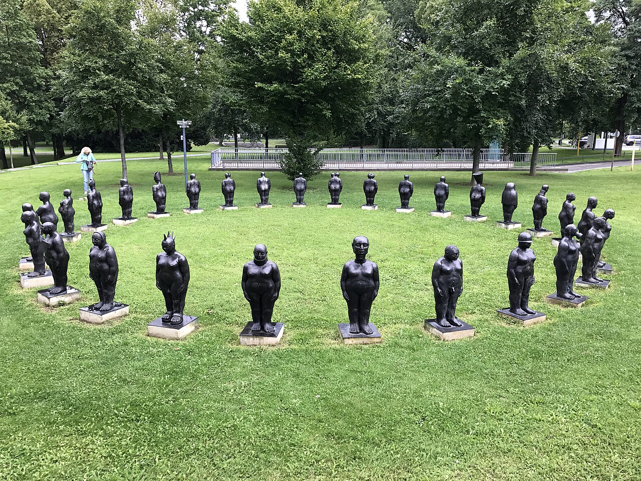 Figuren am Post Tower (Bonn)