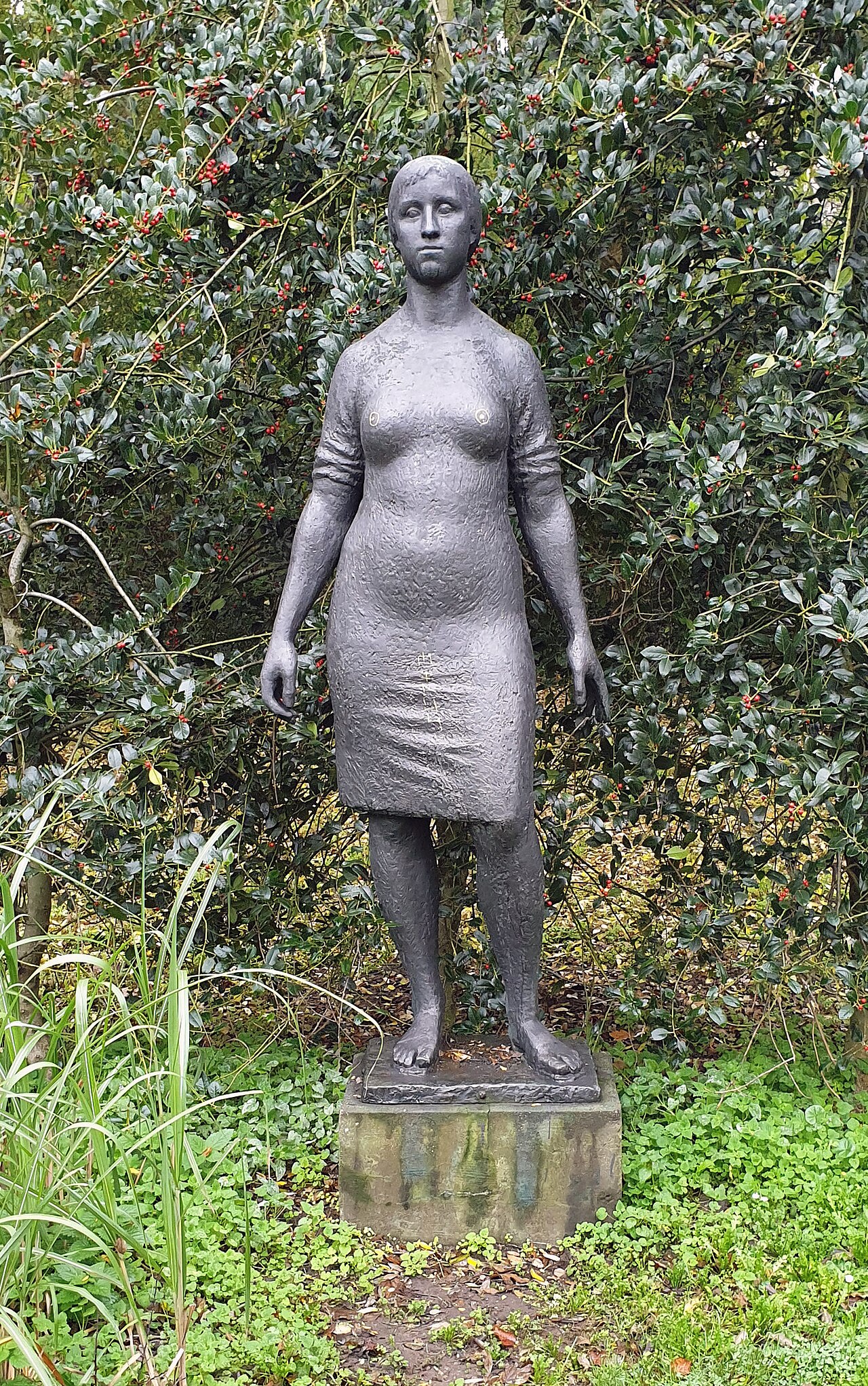Sculpture, " Trümmerfrau " by Eberhard Bachmann , 1968, Amalienstraße 27, Berlin-Weißensee , Germany