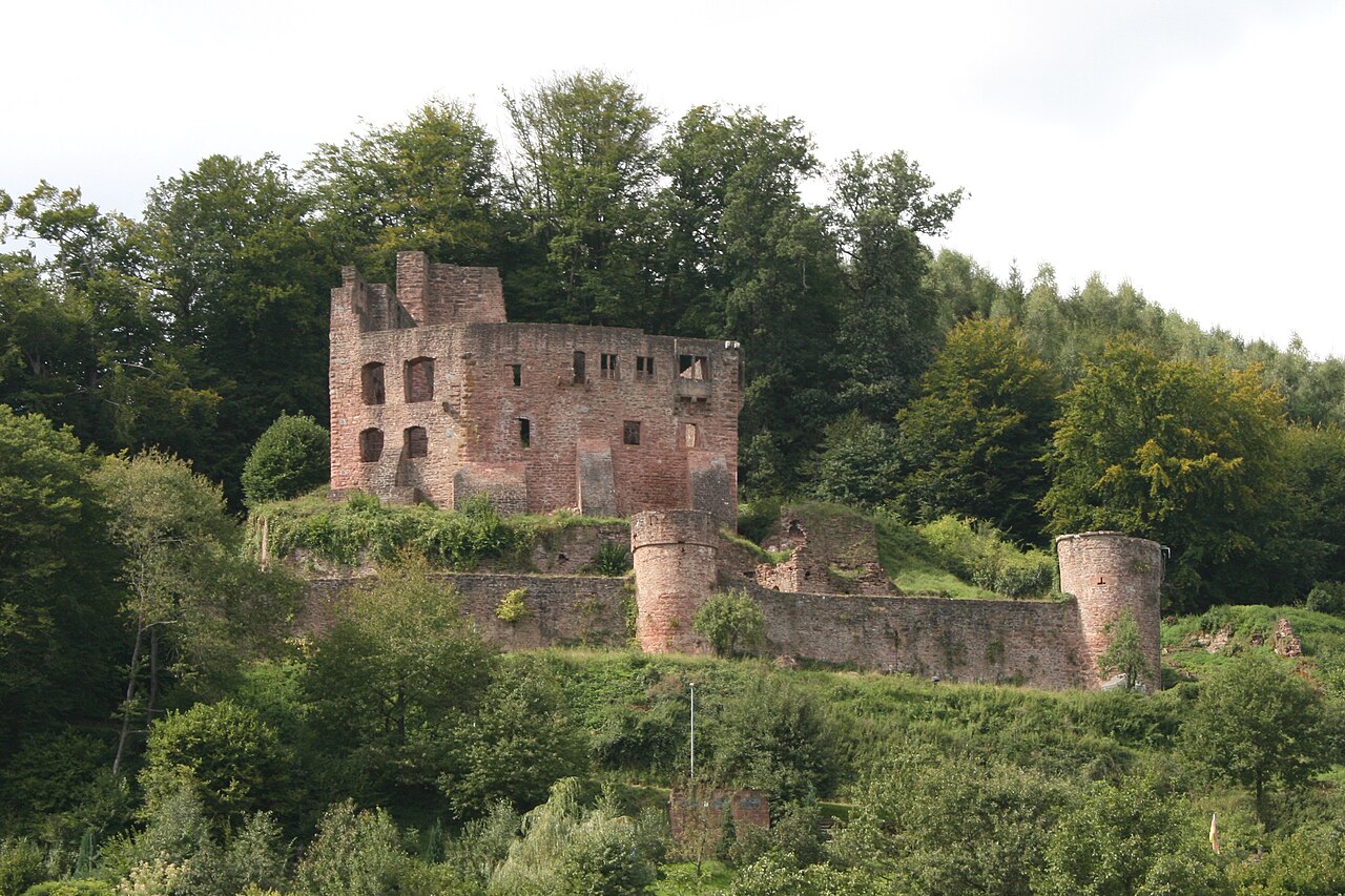 Ansicht der de:Burg Freienstein bei Gammelsbach im Odenwaldkreis, Hessen