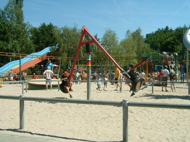 Spielplatz im Freizeitpark Lochmühle bei Wehrheim in Hessen