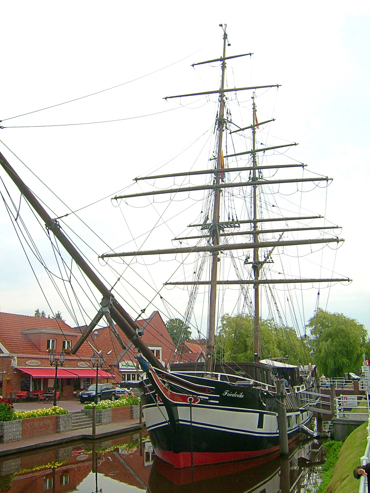 Touristeninformation auf der Friederike von Papenburg in Papenburg