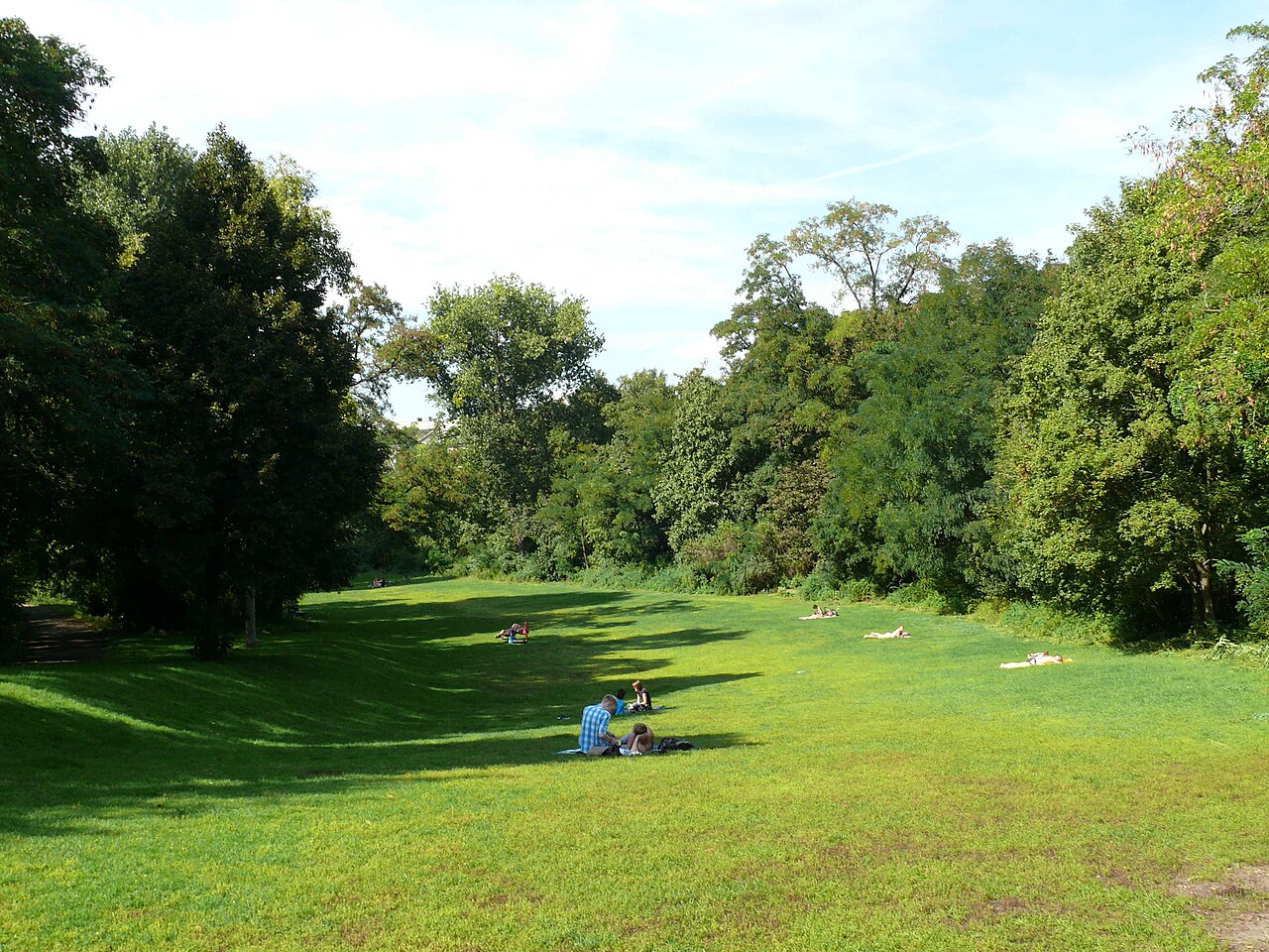 Berlin-Moabit Fritz-Schloß-Park lawn