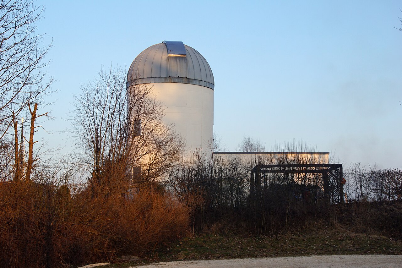 Die Fritz-Weithas-Sternwarte auf dem Mariahilfberg in Neumarkt in der Oberpfalz