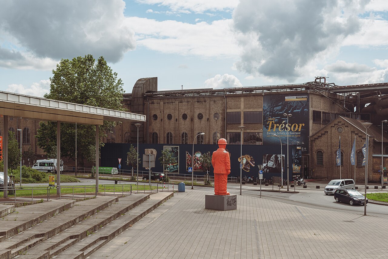 View from the Völklingen square to the blasting hall of Völklingen Ironworks