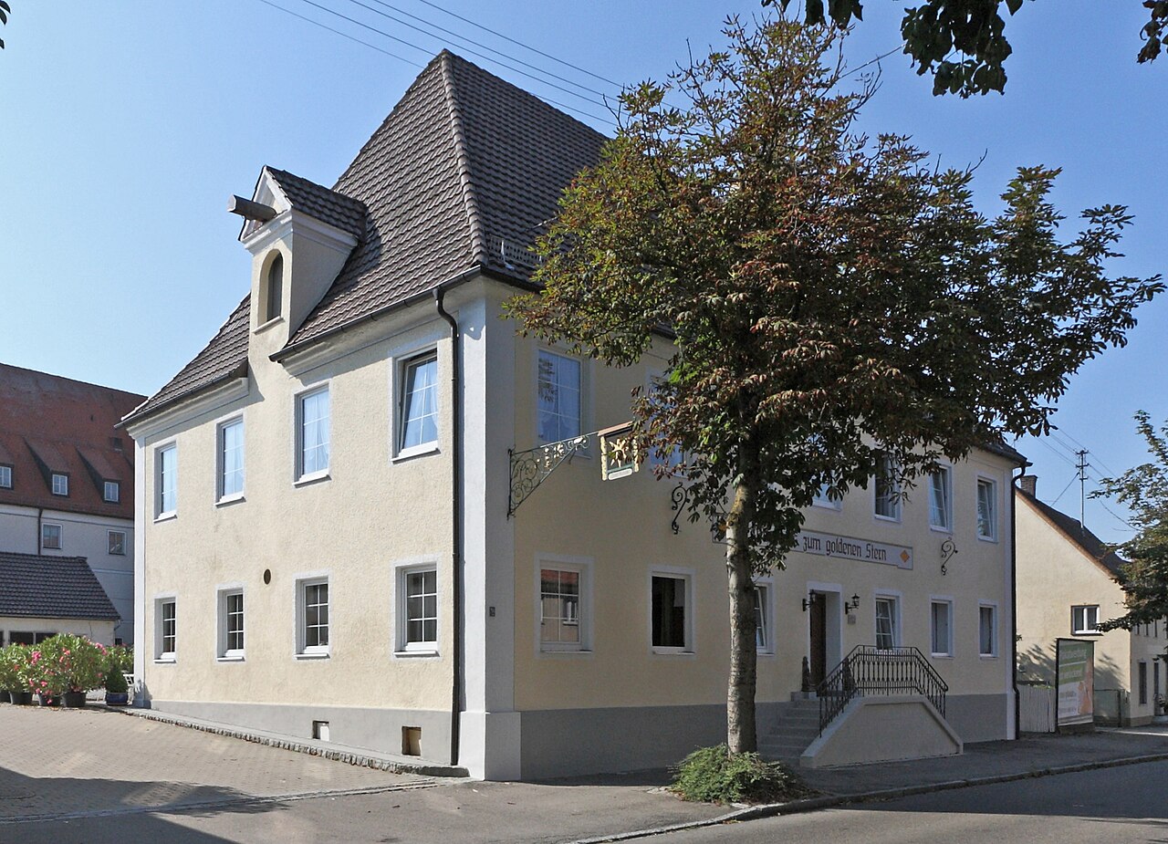 Ehemaliges Pflegamtshaus, jetzt Gasthof "Zum goldenen Stern", Hauptstr