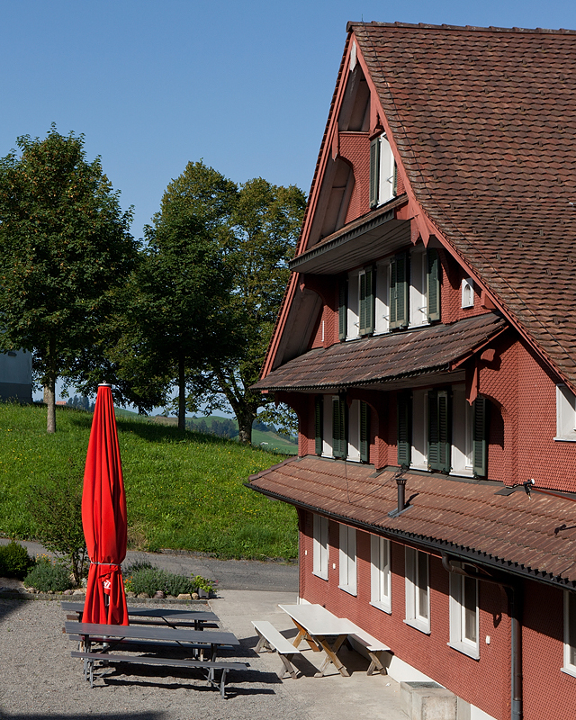 Bergrestaurant und Kapelle neben dem Kloster Gubel, Menzingen