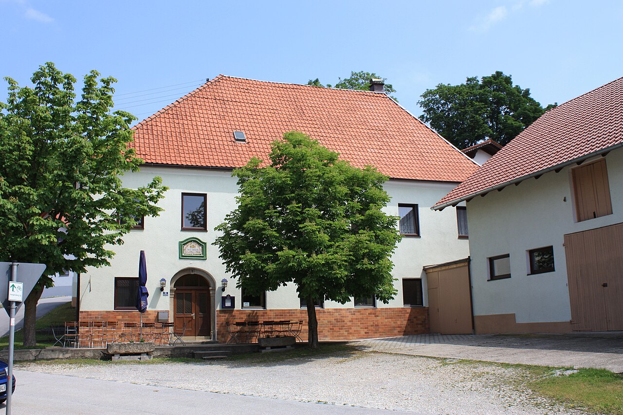 Gasthaus, 18
