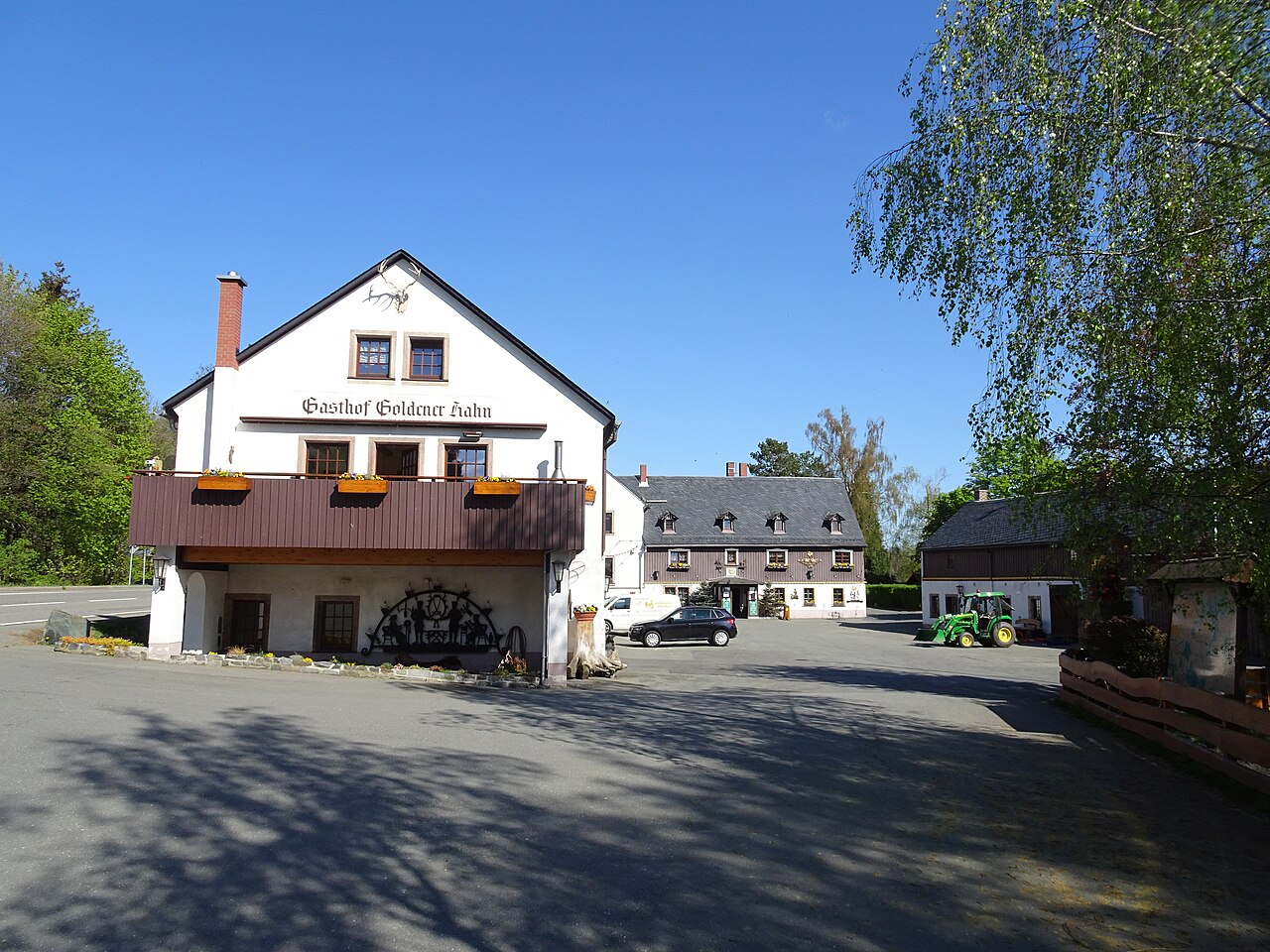 Denkmalgeschützter Gasthof Goldener Hahn in der Zschopauer Straße 565 in Chemnitz-Altenhain