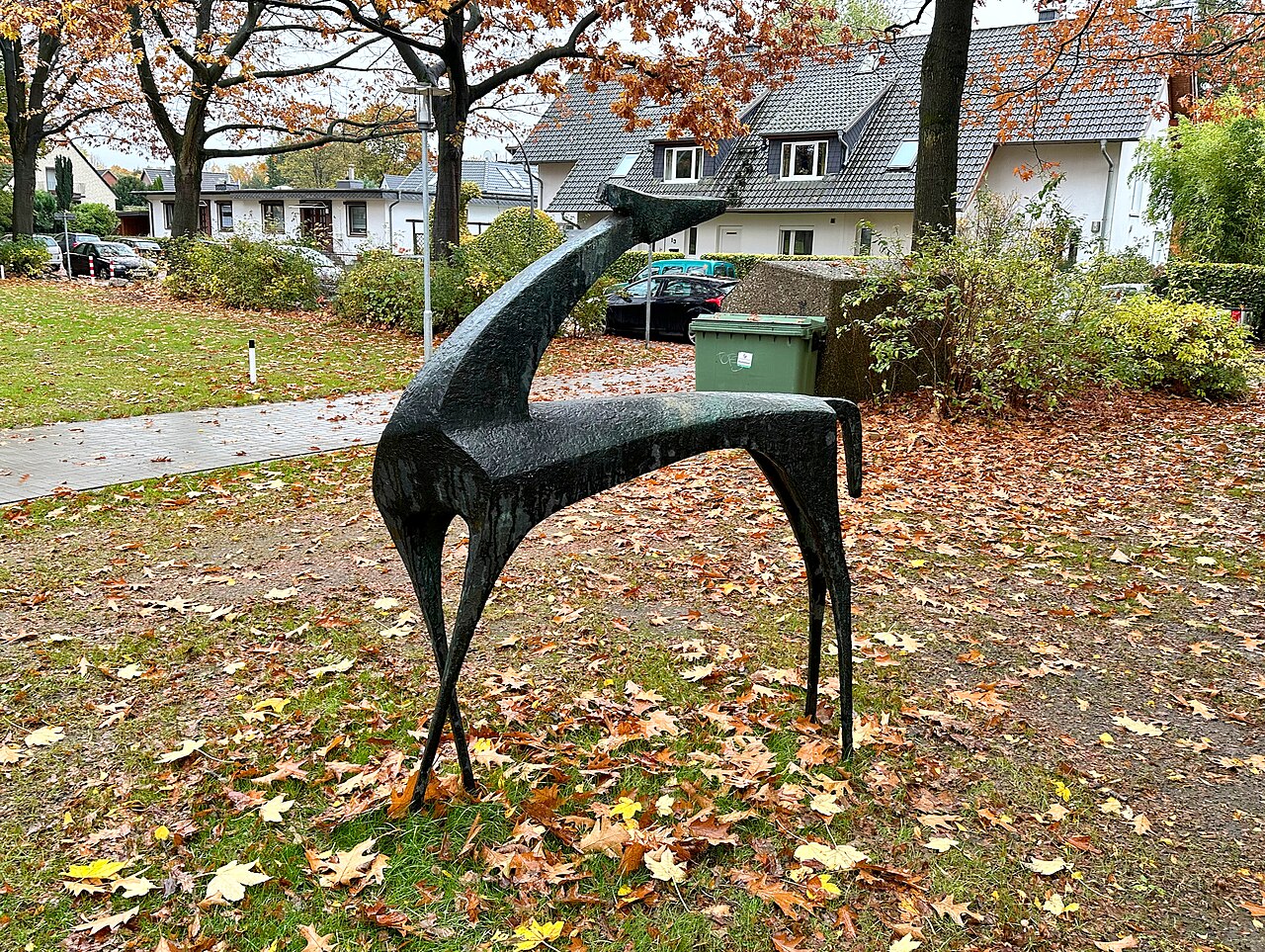 Bronzeskulptur "Gazelle" von Seff Weidl in Hamburg-Lurup, Goldhähnchenstieg 4/6