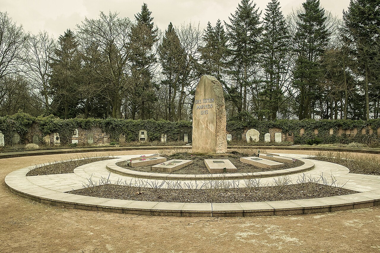 Memorial to the Socialists