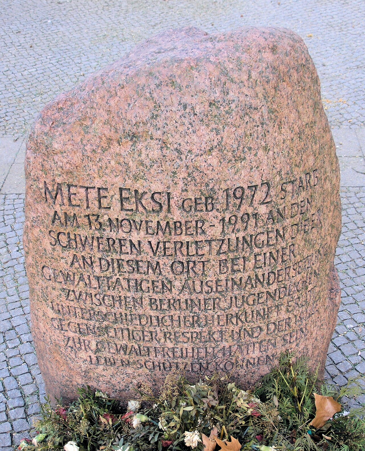 Memorial stone, Mete Ekşi , Adenauerplatz , Berlin-Charlottenburg , Germany
