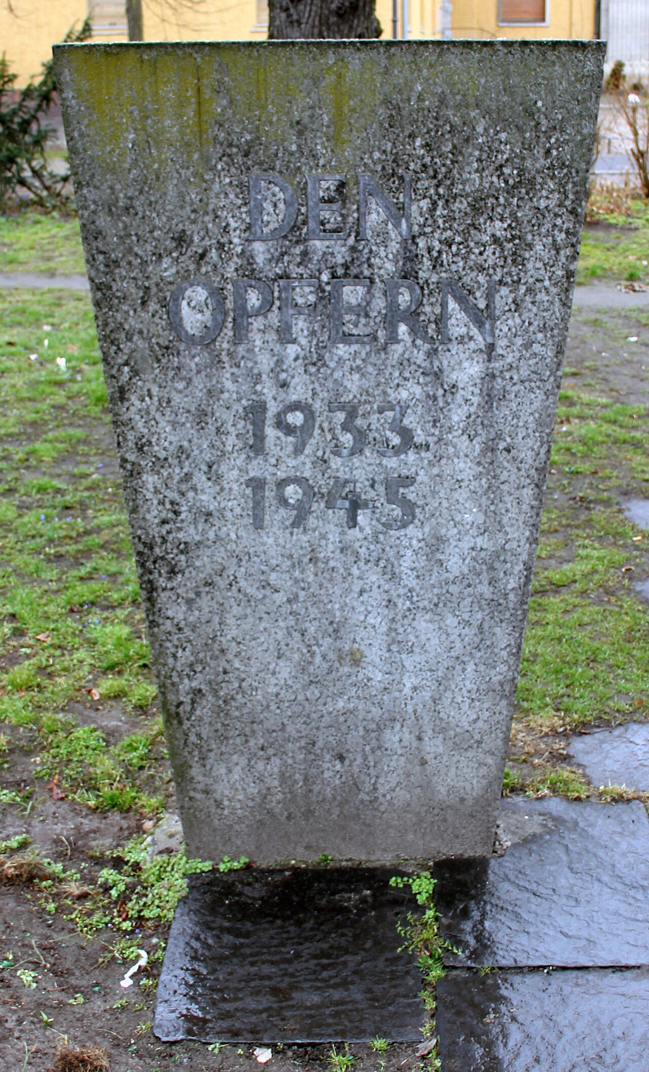 Memorial stone, Kriegsopfer , Teltower Damm 8, Berlin-Zehlendorf , Germany