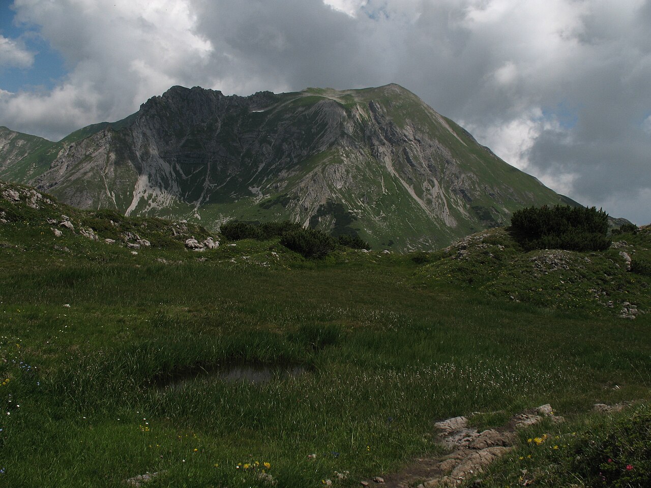 Blick vom Gemstelkoblach nach Norden auf das Geißhorn (2366 m)