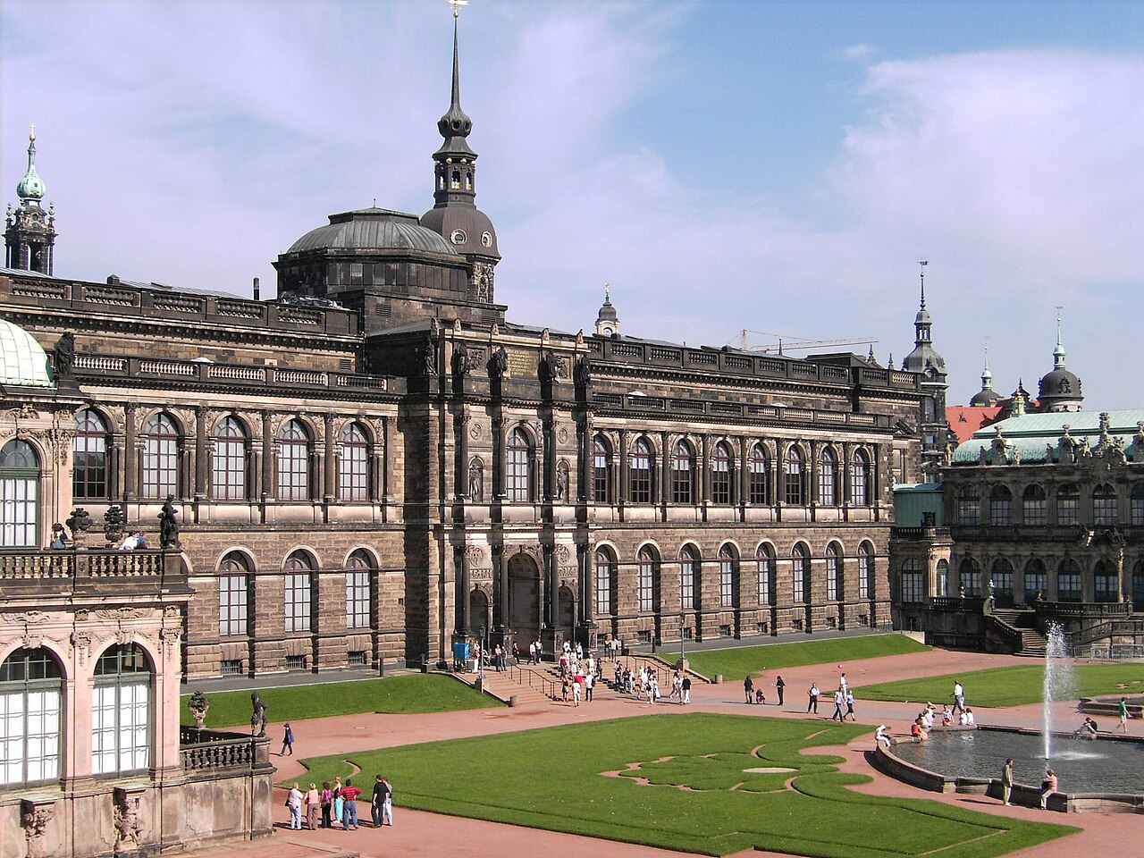 Dresden , Zwinger (Semperbau mit Gemäldegalerie)