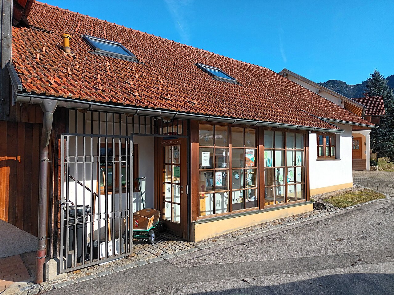 Gemeindebücherei Trauchgau an der Reichenstraße 11 in Trauchgau, Gemeinde Halblech