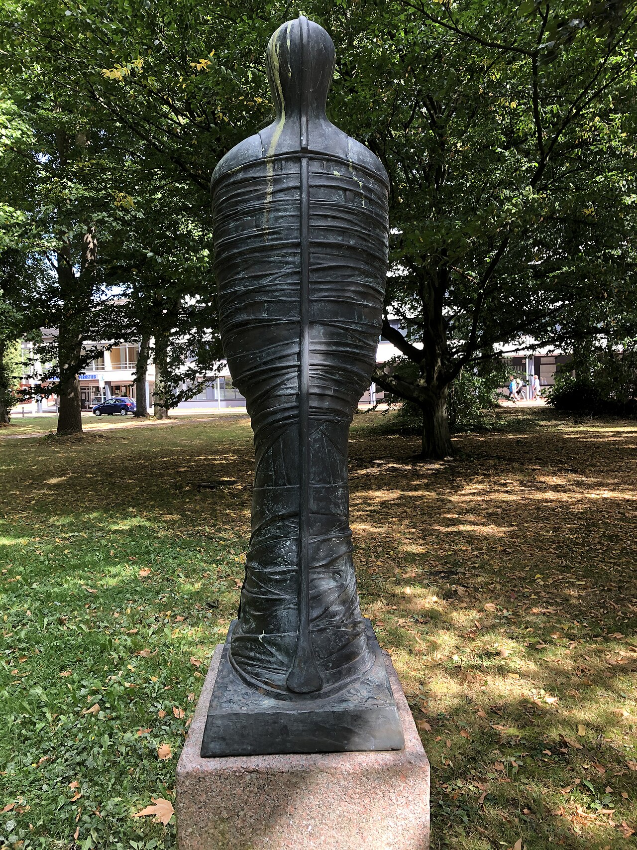 Gewandfigur by Edgar Augustin ( Q98642664 )