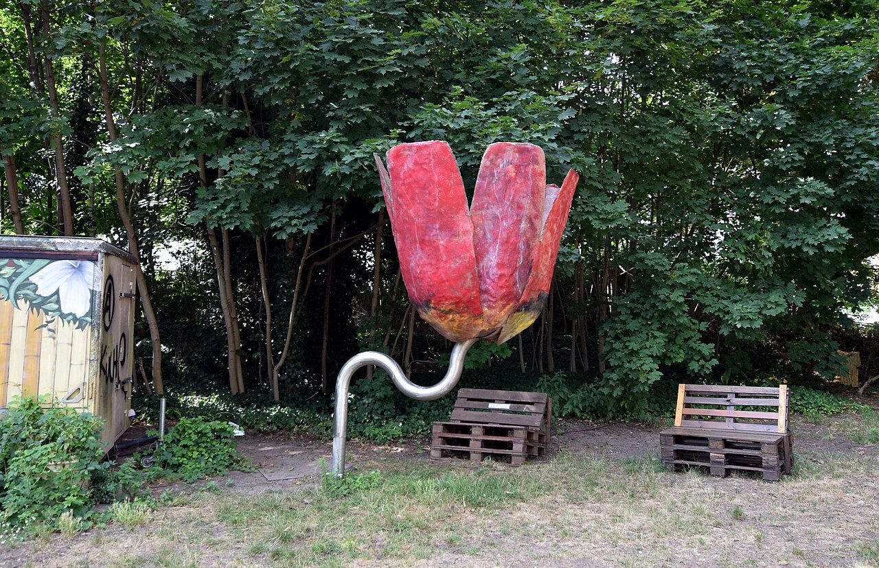 Sculpture "Giant Tulip" by Melanie Schmidt in the Hasselwerderpark Berlin-Niederschöneweide, Germany