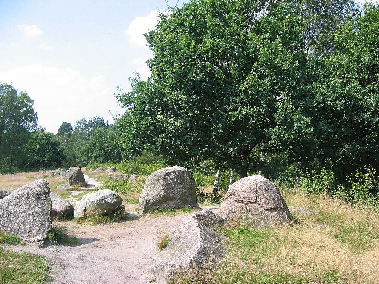 Dötlingen-Teil der zerstörten Großsteingräber