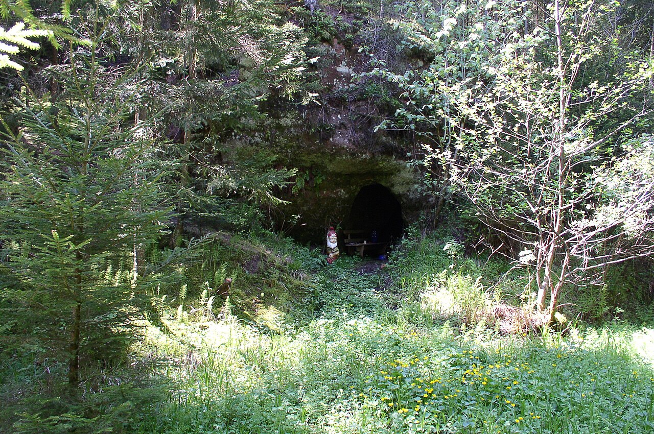 Götzenloch, auch Hohler Stein genannt bei Ruppertshofen