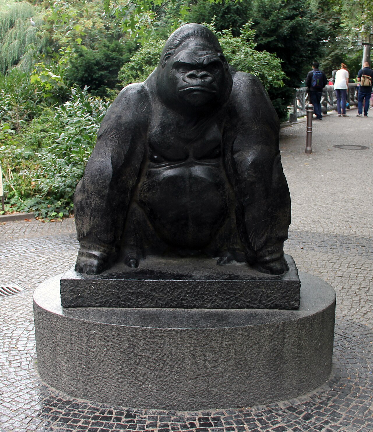 Sculpture, " Bobby " by Fritz Behn , 1938, Hardenbergplatz 8, Berlin-Tiergarten , Germany