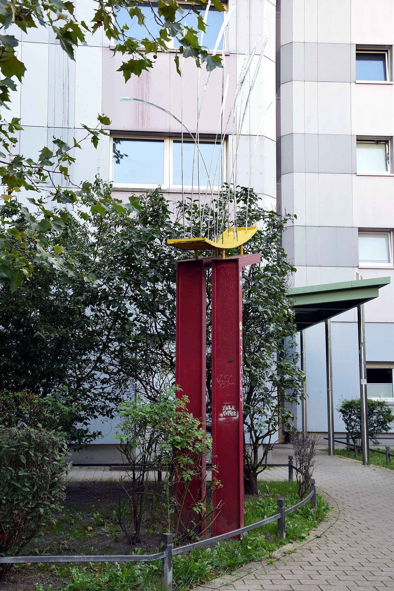 Sculpture by Achim Kühn in Berlin-Neu-Hohenschönhausen, Germany