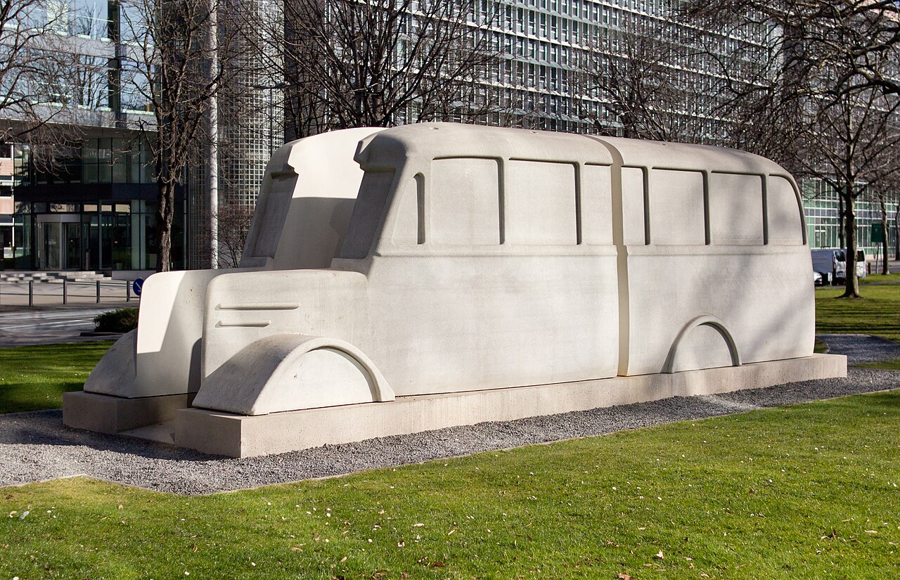 Foto von Grauer Bus