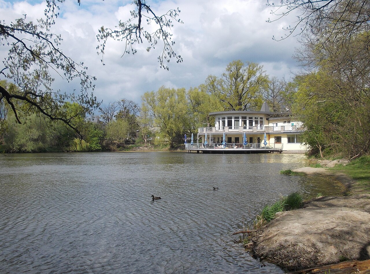 Pond on the Schwarzer Graben in Torgau (Nordsachsen district, Saxony) with reastaurant "Venezia"
