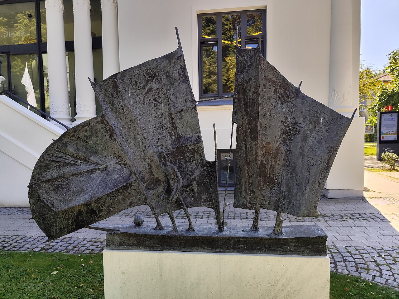 Skulptur „Großes Segel“ in Kühlungsborn