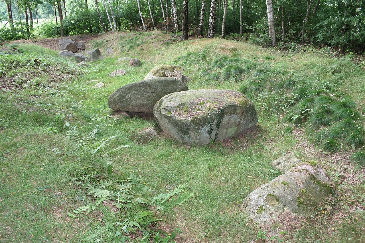Megalithic tomb Bakenhus