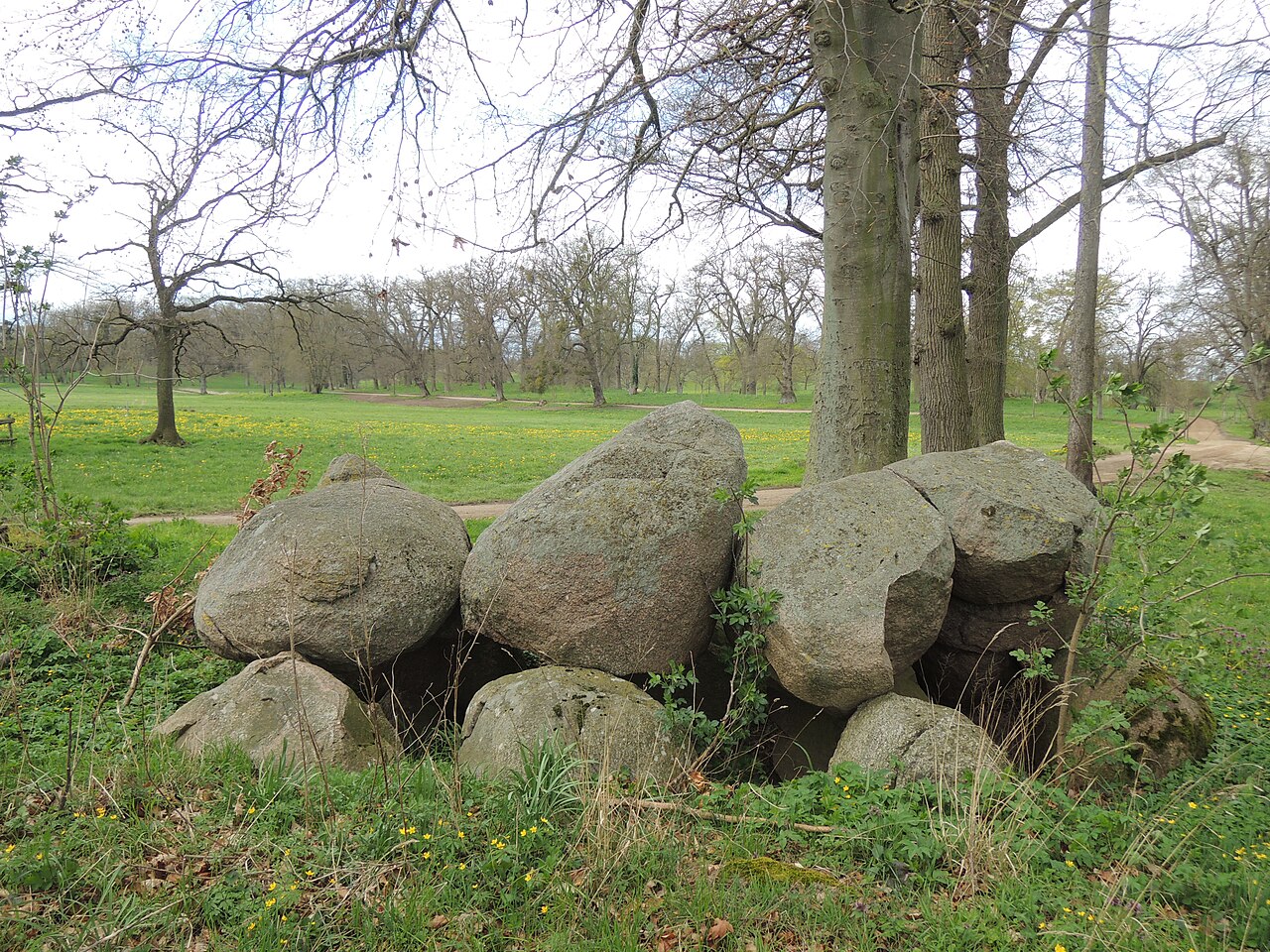 The megalithic tomb Basedow 1 in Germany, Sprockhoff-No