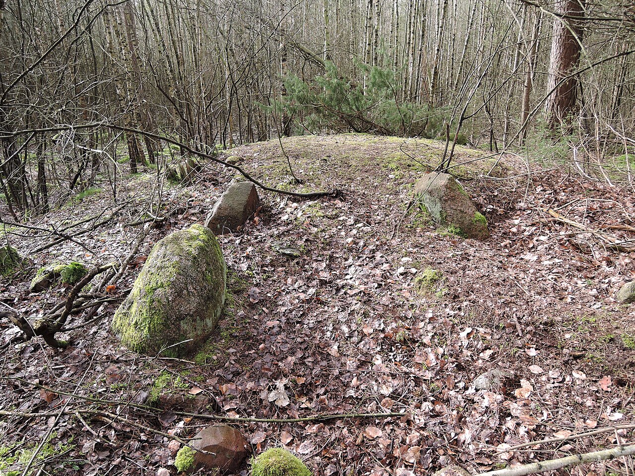 The megalithic tomb Braudel 2