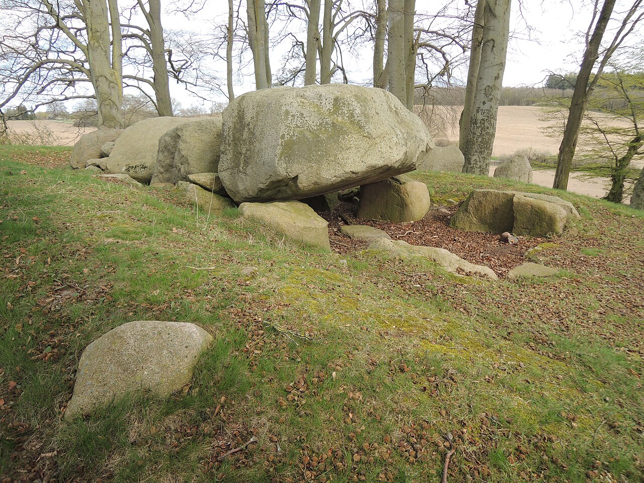 The megalithic passage grave of Katelbogen