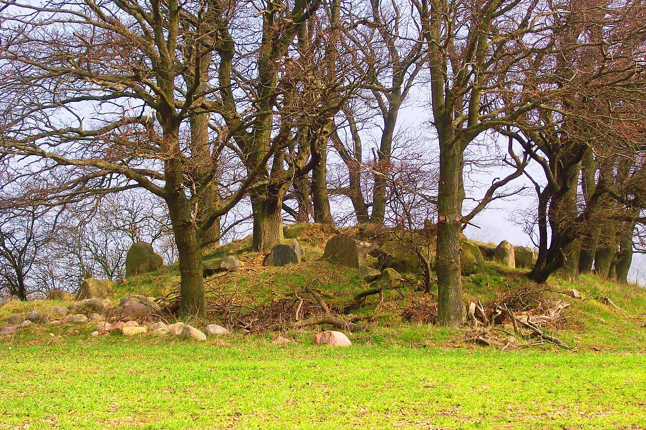 Großsteingrab bei Nadelitz -Rügen