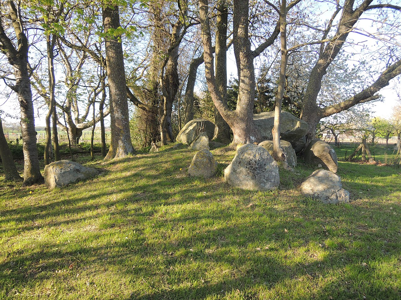 The megalithic tomb Vilz 1