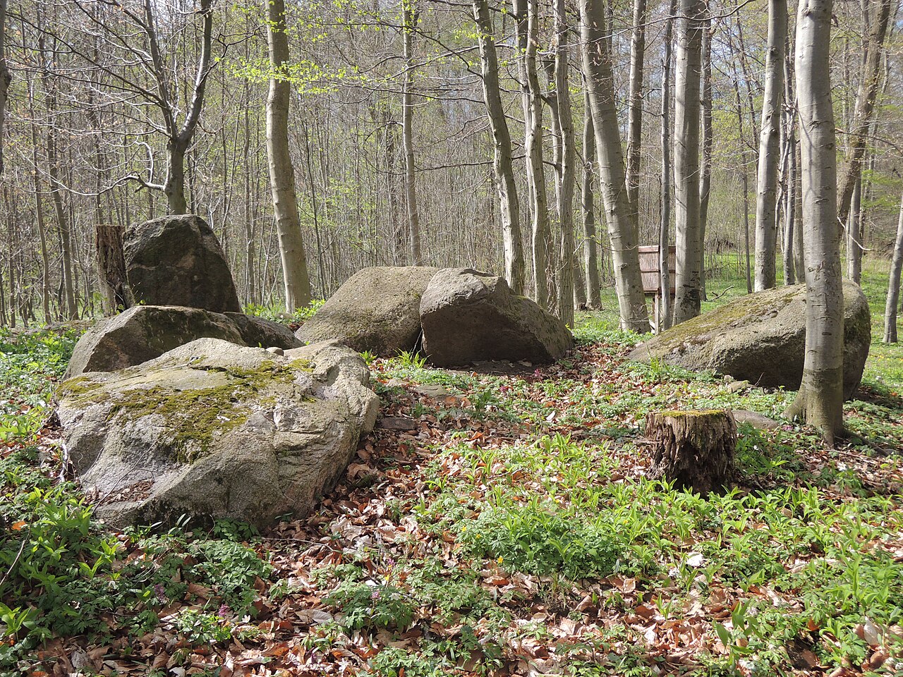 The megalithic tomb Vogelsang