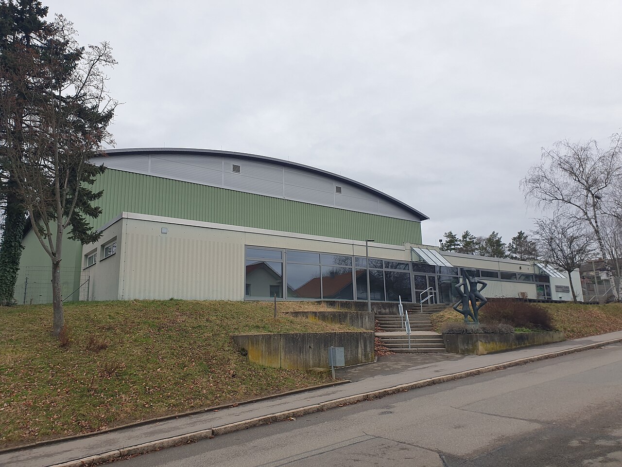 Sporthalle in Eningen