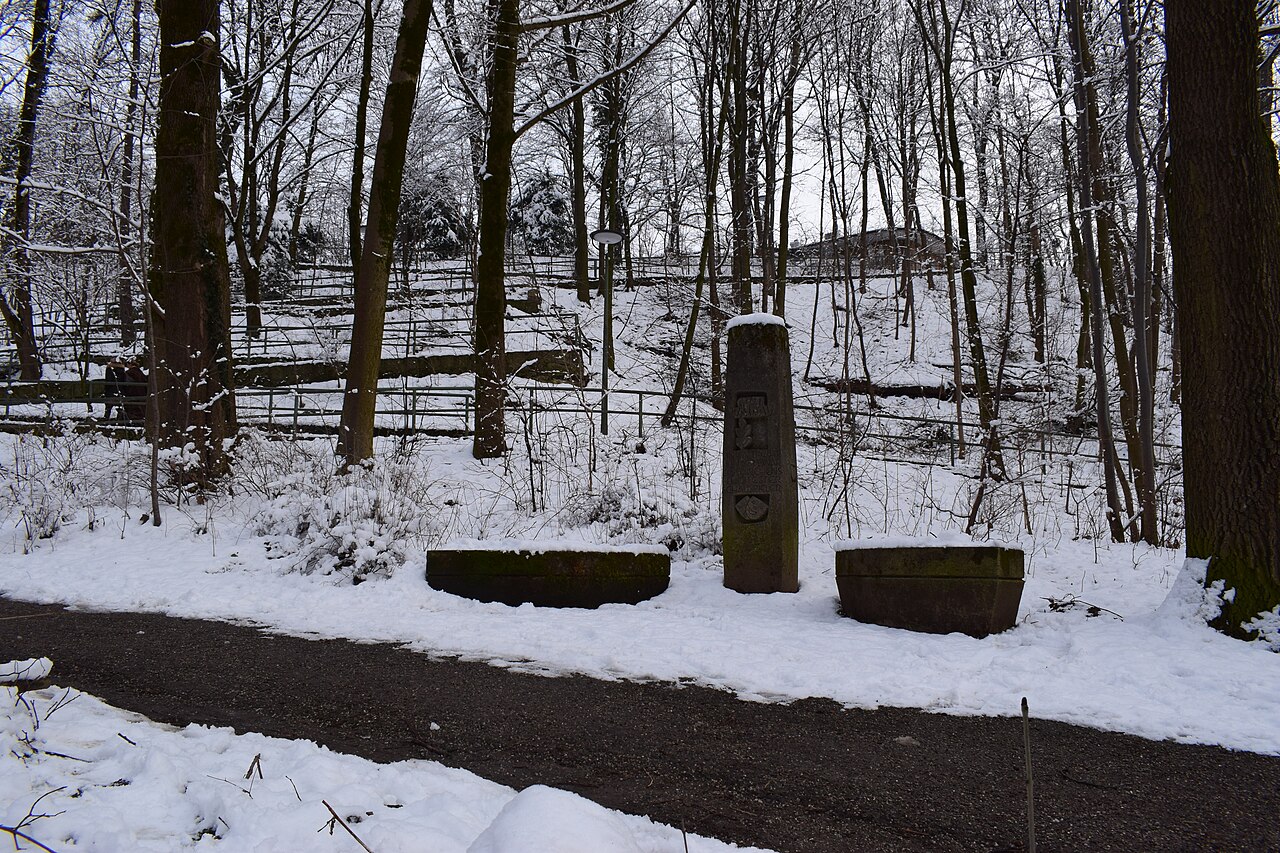 Denkmal an Gustav Waldau in Bogenhausen, München