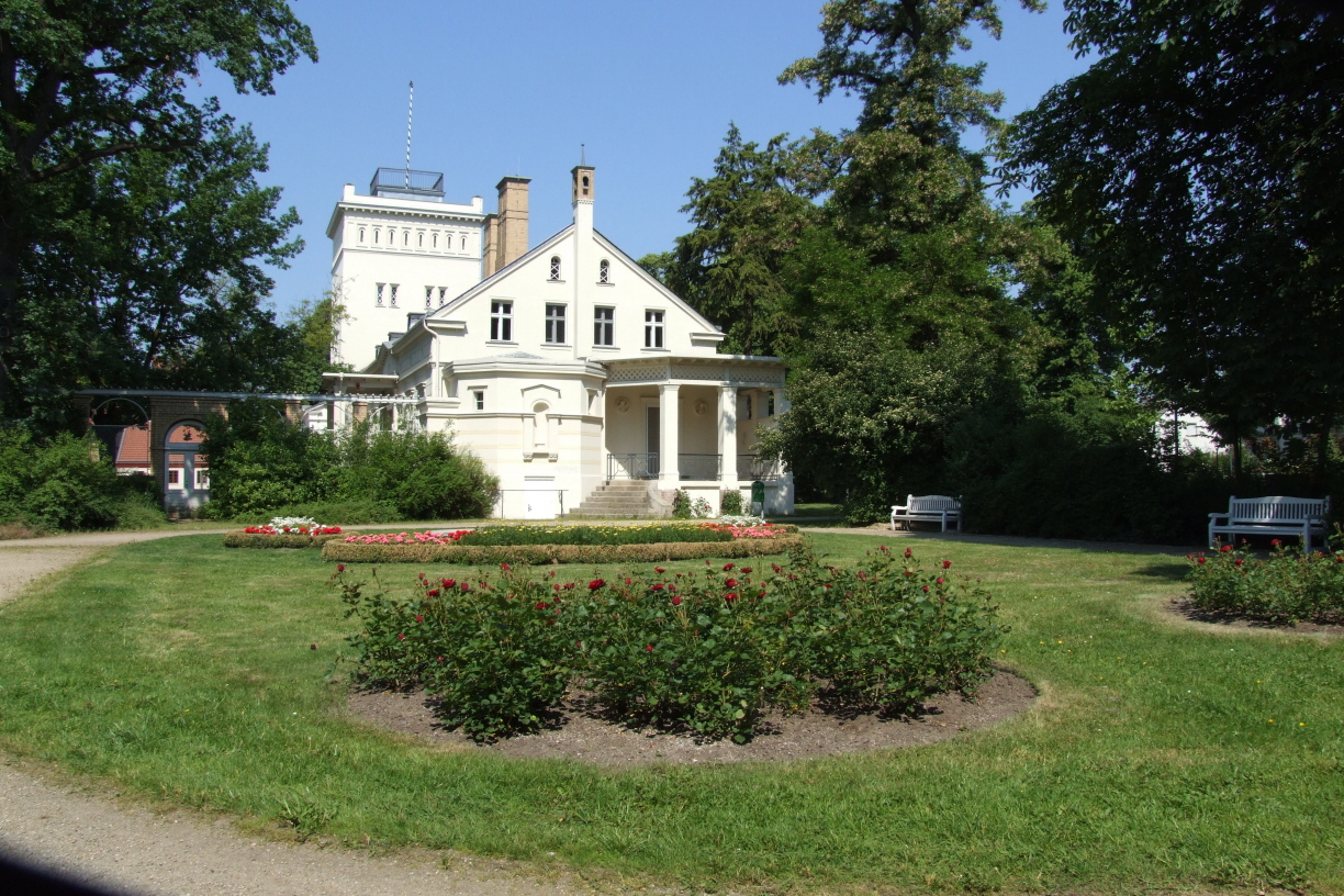 Der Schmuckgarten vor dem Gutshaus im Gutspark Marienfelde